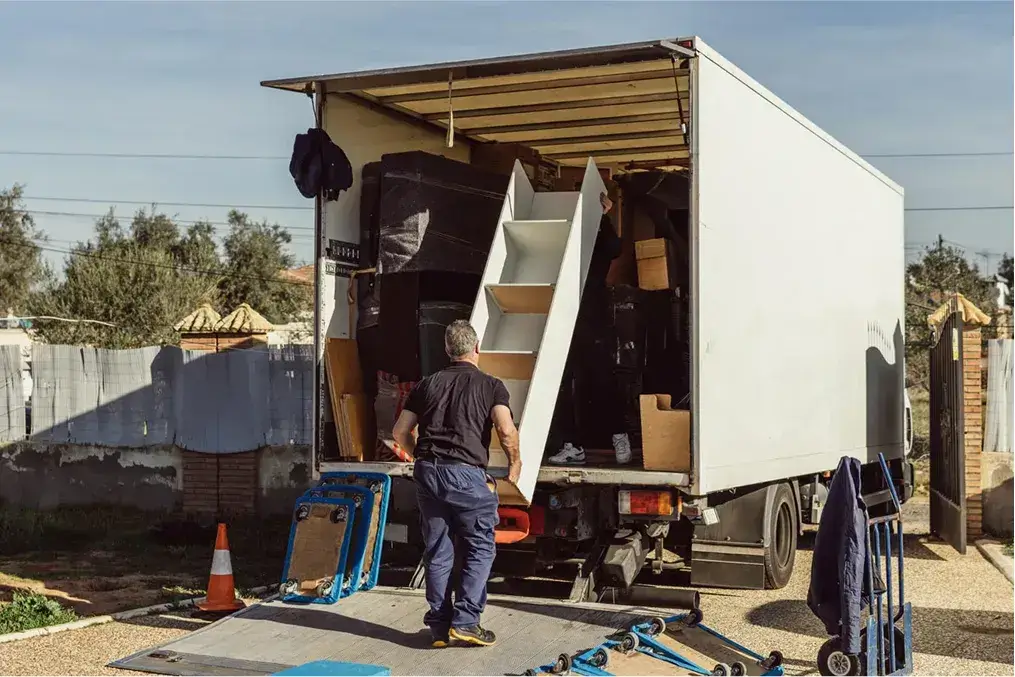 Reliable moving company in Riyadh offering expert movers, packers, and professional packing and moving services for a hassle-free relocation.